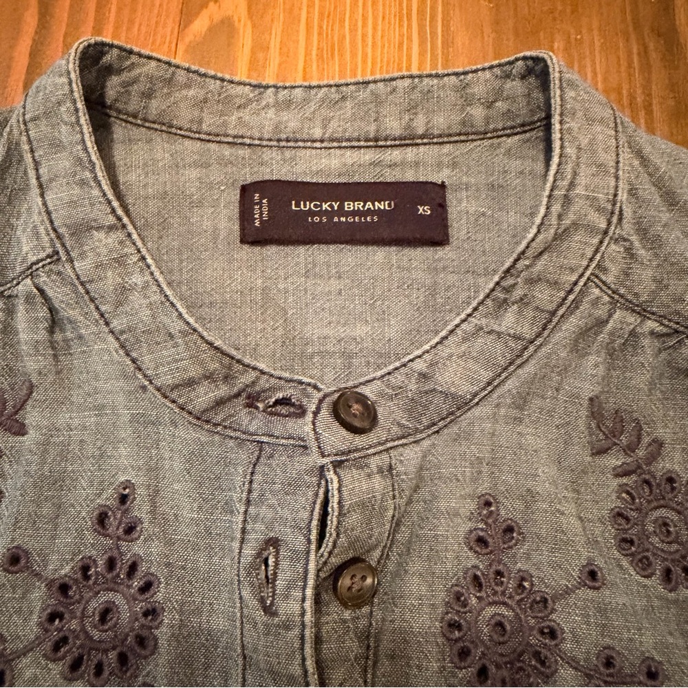 Lucky Brand Denim Button Front Blouse Eyelet Embroidered - Picture 4 of 6